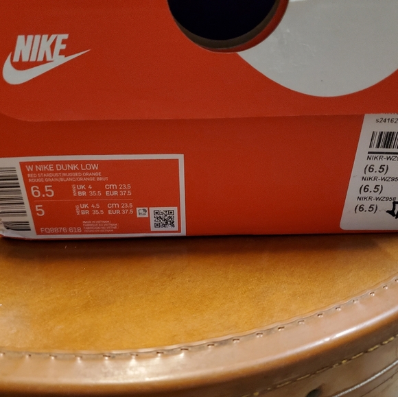 NIB Nike Dunk Low in Red Stardust/Rugged Orange - Picture 5 of 5